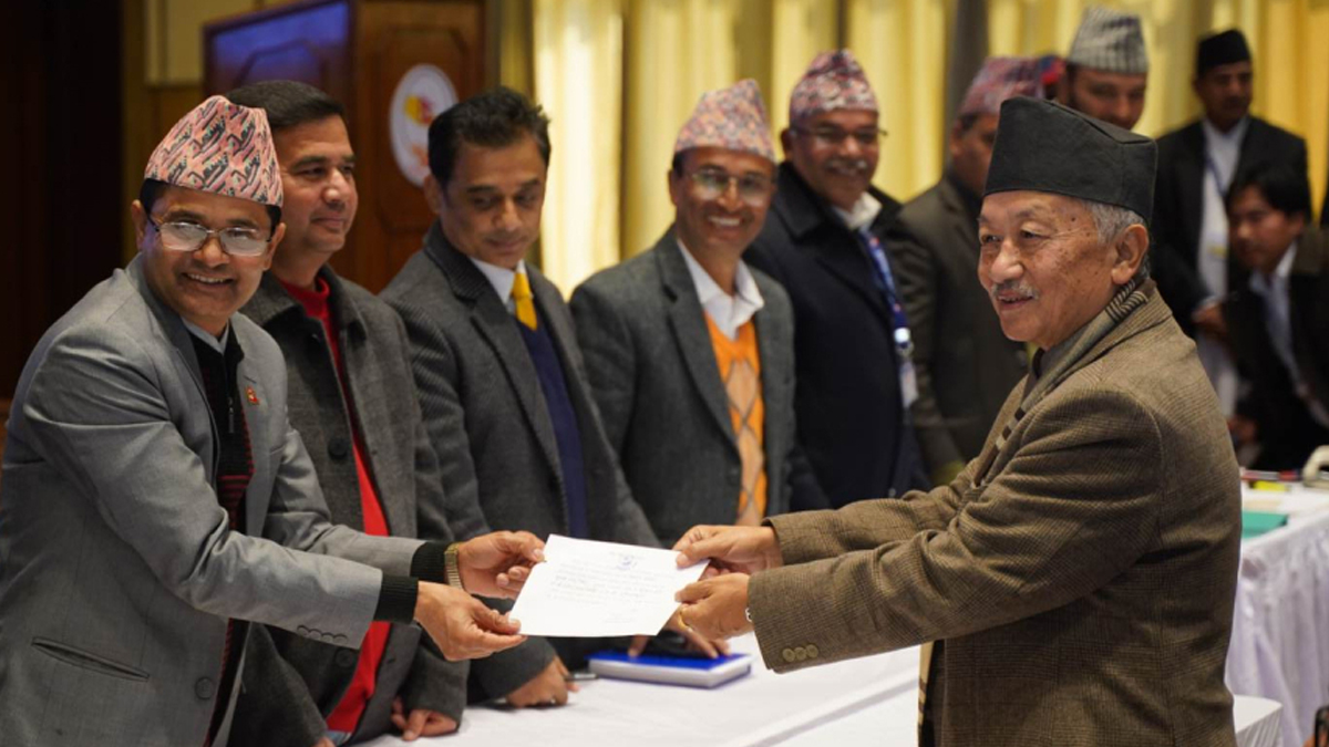 सभामुख पदका लागि एमालेका घिमिरेको मनोनयन दर्ता 